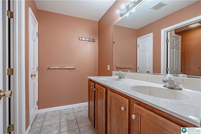 Building Photo - 1311 Mohr Cir