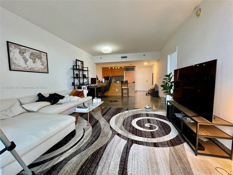 Building Photo - 465 Brickell Ave