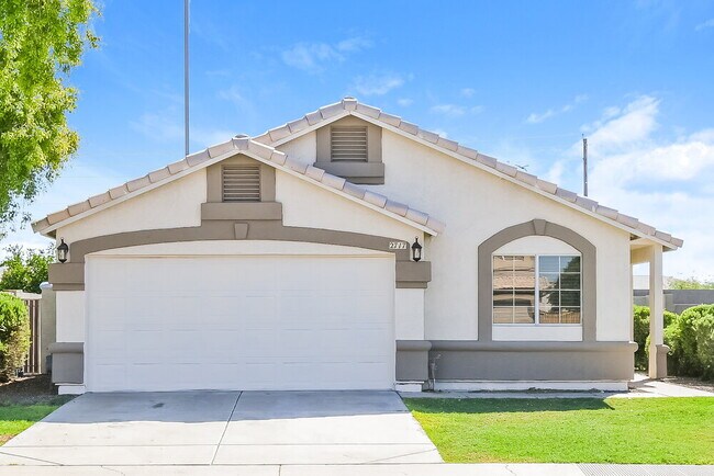 Building Photo - 2717 S Ananea
