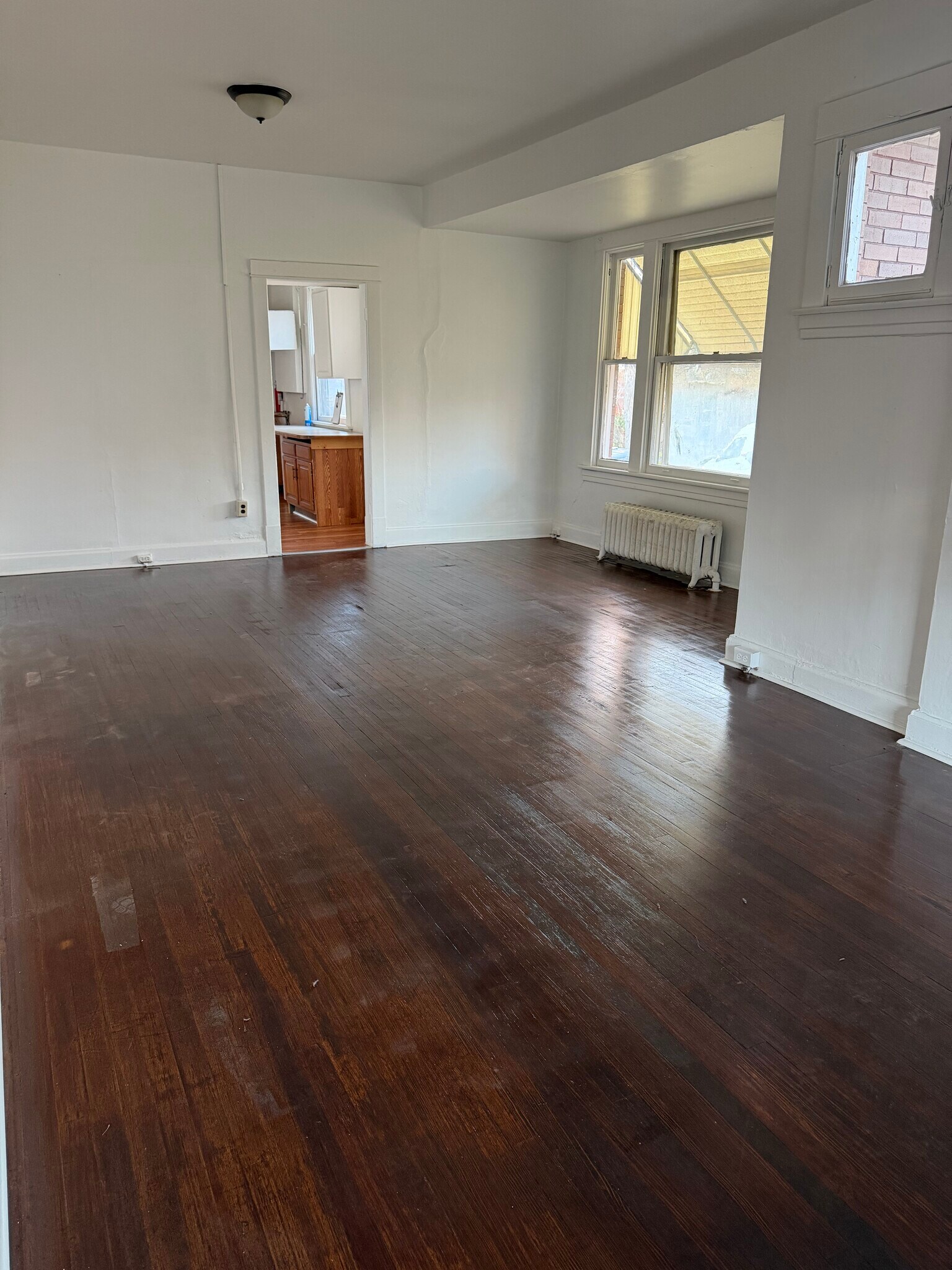 Building Photo - 2933 E 14th Ave