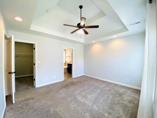 Building Photo - 1194 Eagle's Bluff Dr