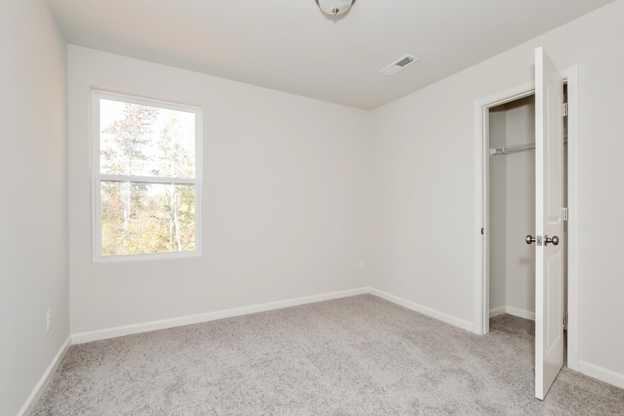 Building Photo - 6402 Century Ln
