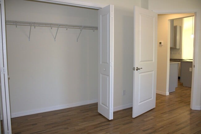 Building Photo - 3/2/2 in Royal Highlands