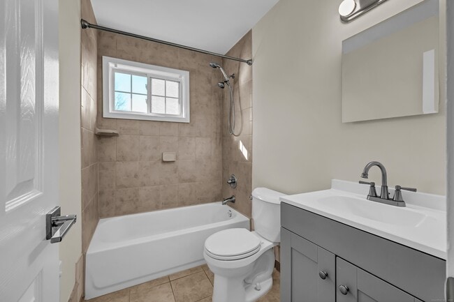 Building Photo - 113 Park Ave