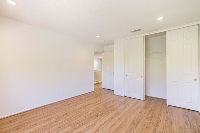 Building Photo - Executive 5-Bedroom Pool Home with Dual Master Suites in Stevenson Ranch