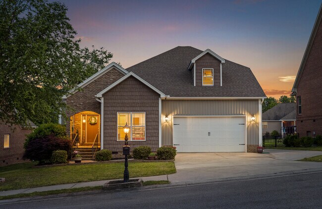 Building Photo - 3641 Willow Lake Cir