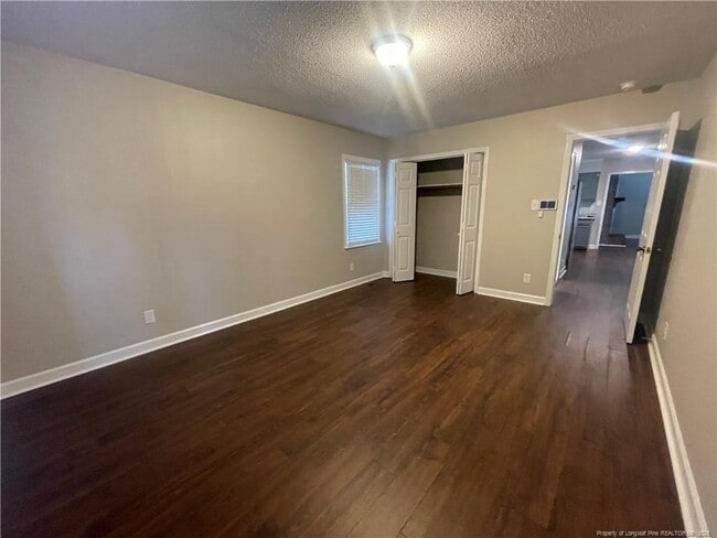 Building Photo - 470 Lennox Dr