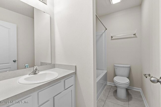 Building Photo - 46 Oarsman Xing Dr