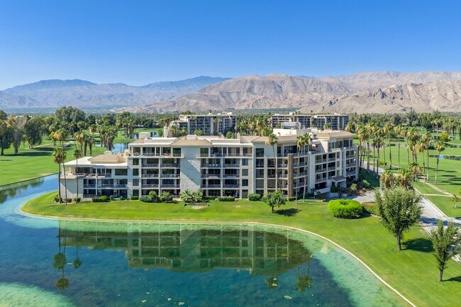 Building Photo - 900 Island Dr