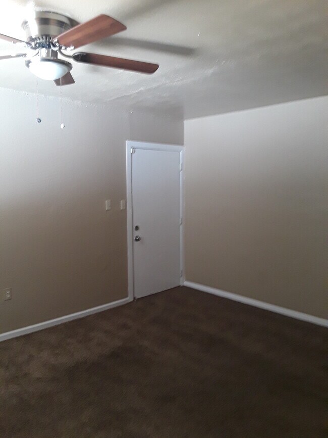 Building Photo - 5935 Garden Ave
