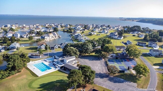Building Photo - 37444 Castaway Dr