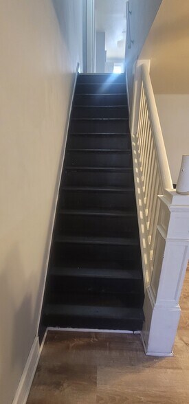 Building Photo - 53 Race St