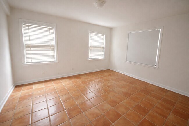 Building Photo - 1928 North Blvd