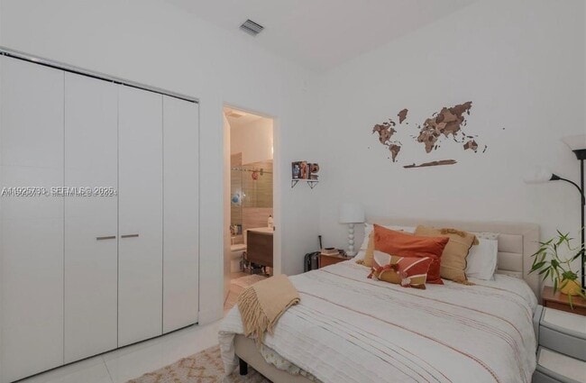 Building Photo - 301 Altara Ave