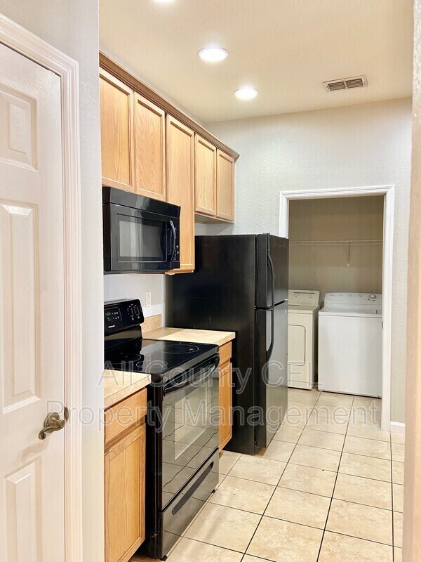 Building Photo - 3301 Whitestone Cir