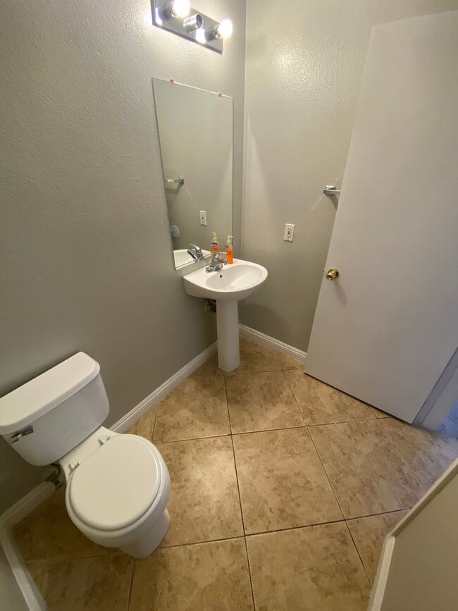 Building Photo - AMERICANA Property Mgmt - Remodeled 2 story 3 beds house in Desert Pines