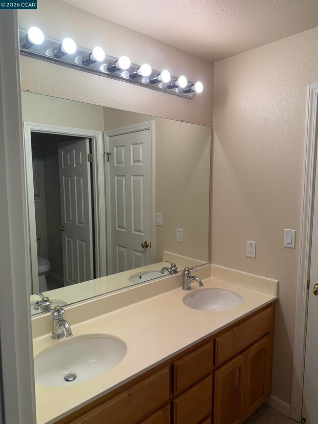 Building Photo - 4136 Bandini Ct