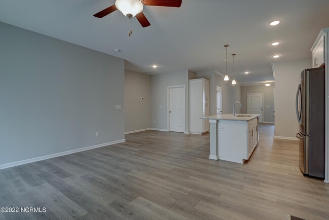 Building Photo - 4409 Finch Ln