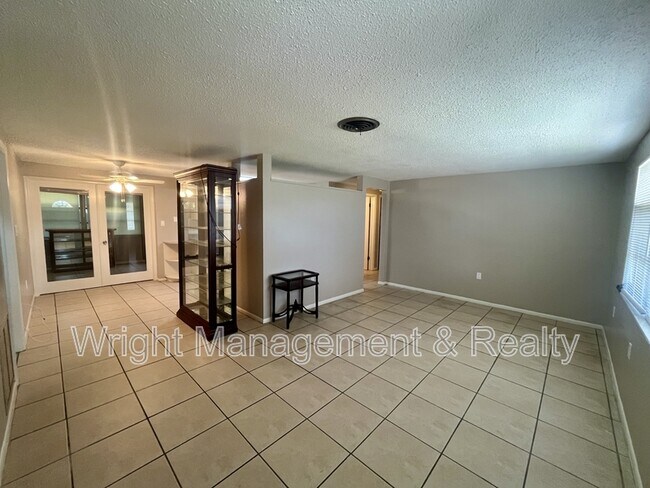 Building Photo - 5033 Farley Dr