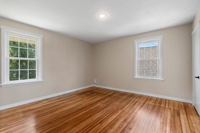 Building Photo - 349 Ridgewood Ave