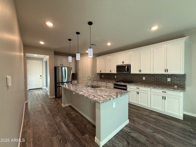 Building Photo - 9458 Thatcher Ave