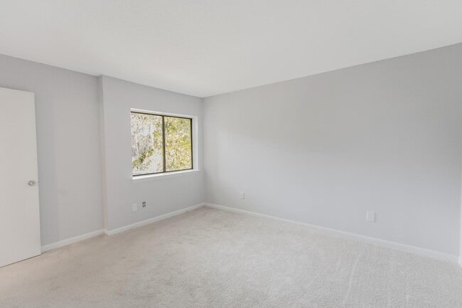 Building Photo - 612 Pine Ridge Pl