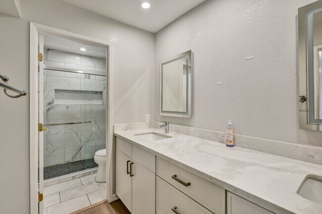 Building Photo - 614 San Conrado Terrace