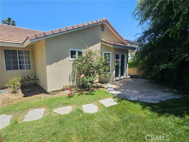 Building Photo - 890 N Driftwood Ave