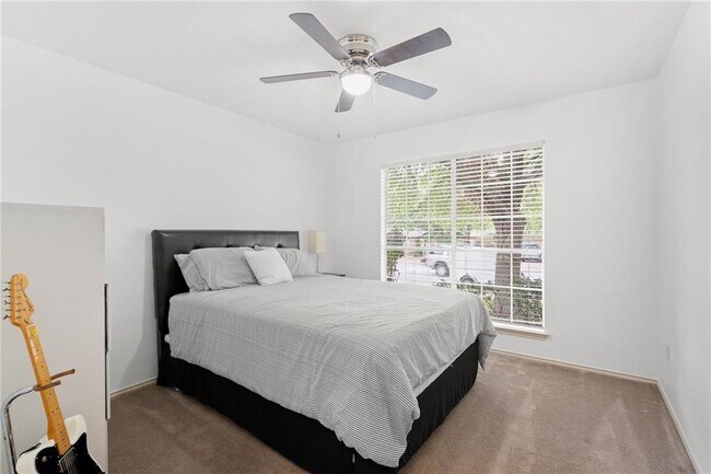 Building Photo - 601 Paso Fino Trail