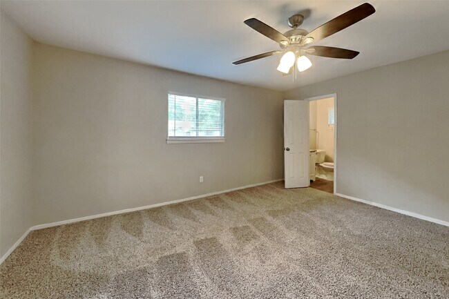 Building Photo - 3419 Shadowcrest Ln