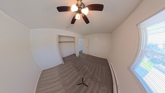 Building Photo - 401 SW Elm St