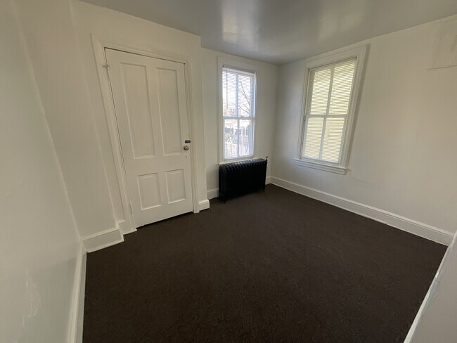 Building Photo - 573 W Princess St