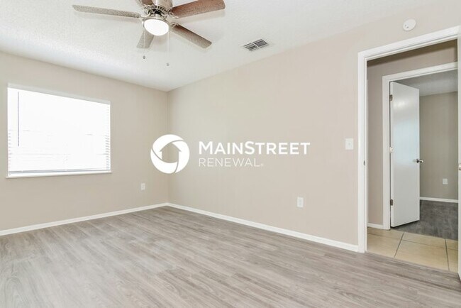 Building Photo - 4 Bedroom Pet-Friendly Home in Winter Haven, FL with Main Street Renewal