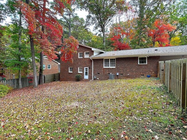 Building Photo - 544 Ellynn Dr