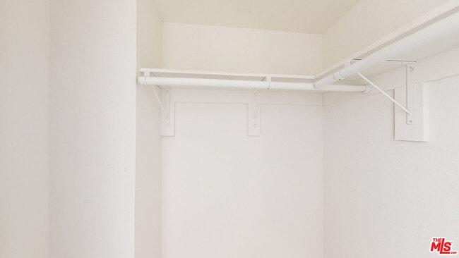 Building Photo - 953 Mariposa Ave