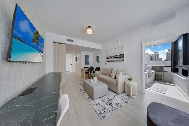 Building Photo - 225 N Miami Ave