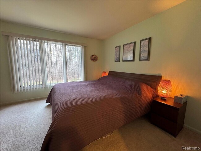 Building Photo - 40342 Riverbend Dr