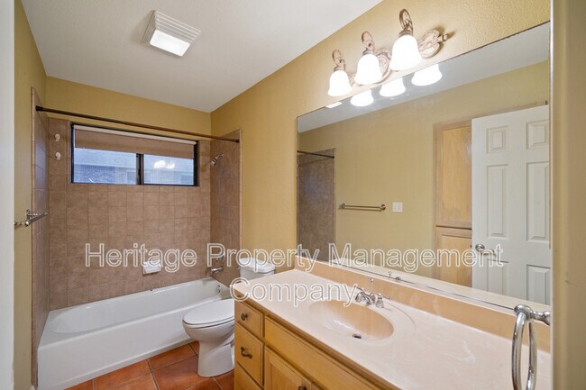 Building Photo - 1214 Sugar Land Dr