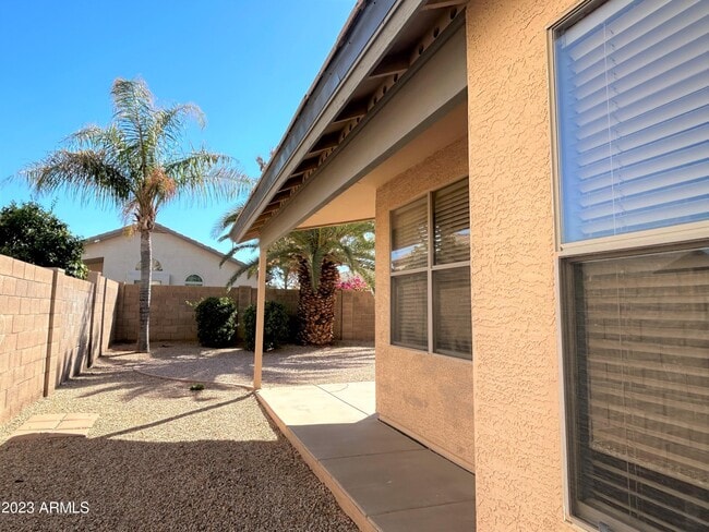 Building Photo - 1801 E Toledo St