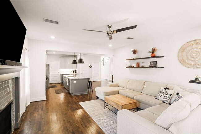 Building Photo - 429 Westboro Dr