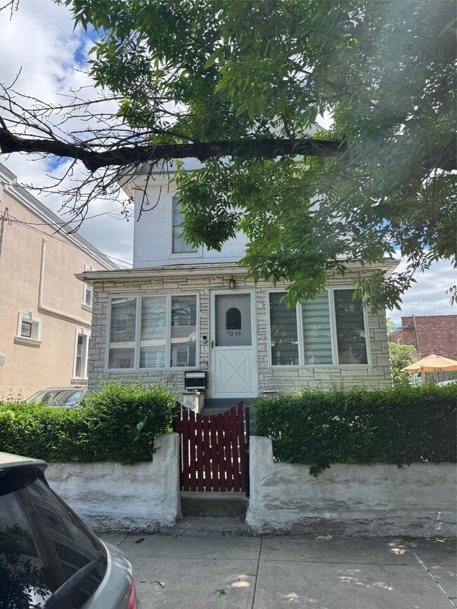 Primary Photo - 70-33 72nd Pl