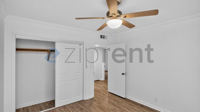 Building Photo - Unit 14