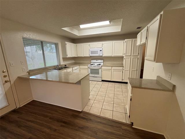 Building Photo - 2514 Livingston Ln