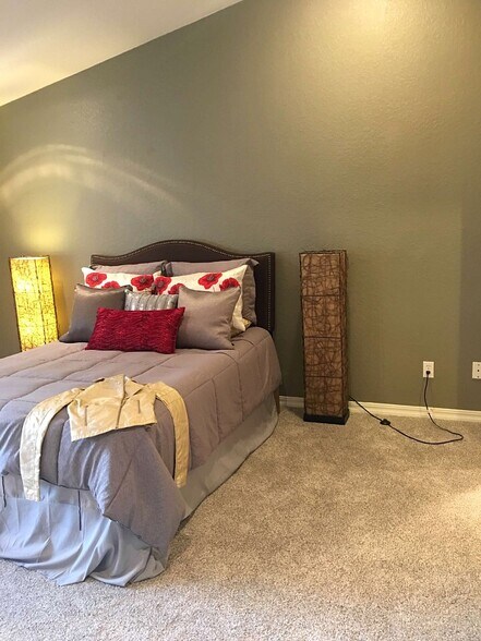 Master bedroom is grand in size - 1700 W Sunn Fjord Ln