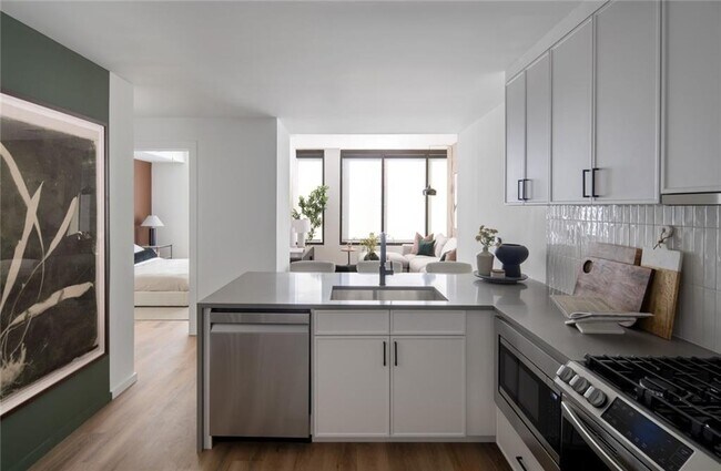 Building Photo - 1081 Juniper St NE