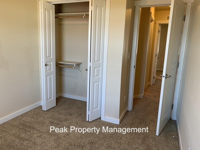 Building Photo - 8786 W Pine Valley Ln