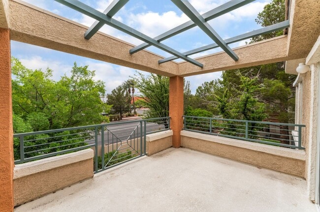 Building Photo - Beautiful, upgraded 2 story townhouse unit...