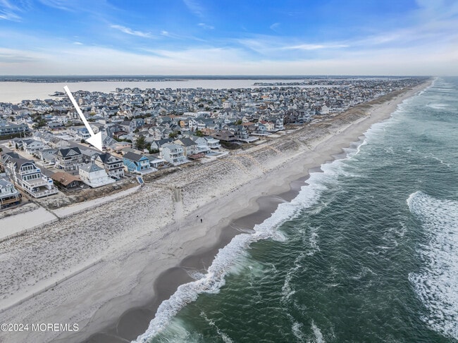 Building Photo - 3574 Ocean Terrace