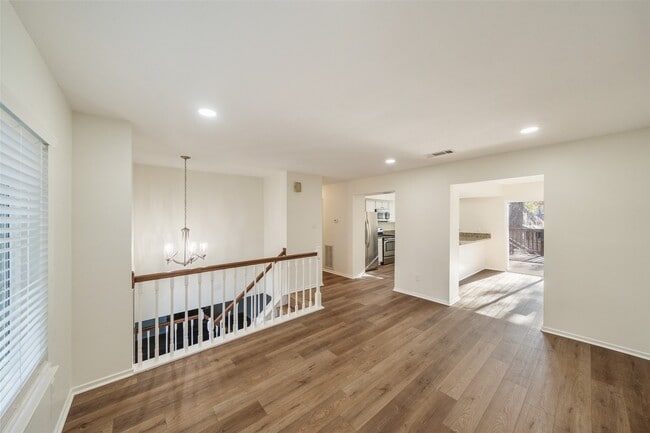 Building Photo - 3018 Sycamore Springs Dr