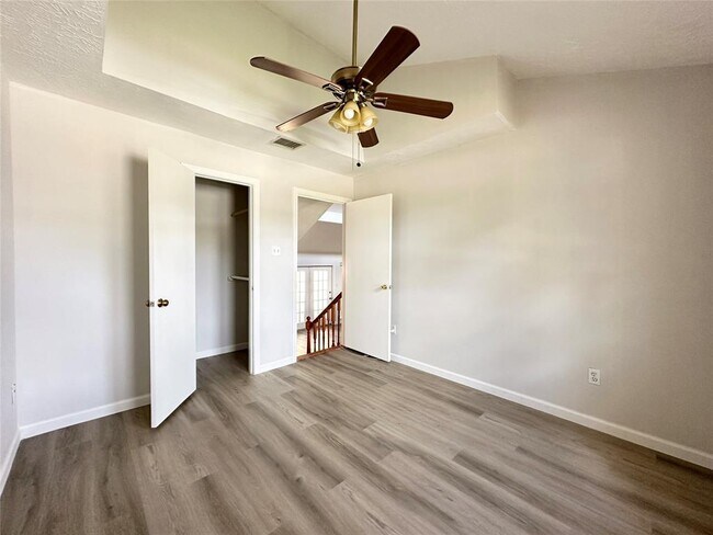 Building Photo - 6102 Howland Ct